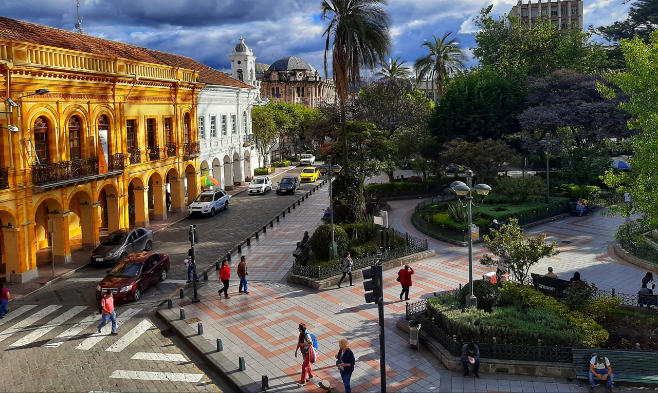 Parque Calderón – A GUIDE TO CUENCA ARCHITECTURE