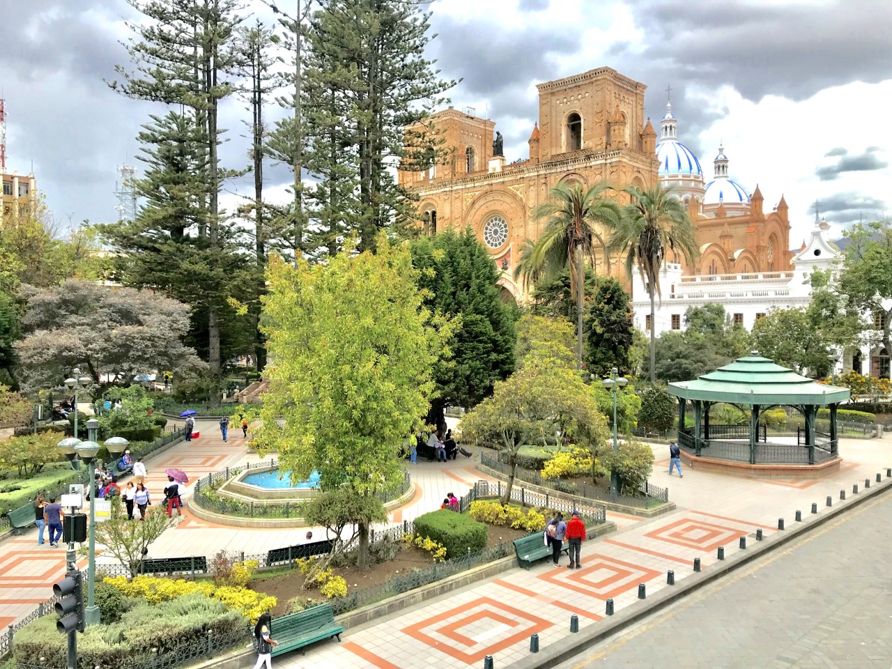 Parque Calderón – A GUIDE TO CUENCA ARCHITECTURE