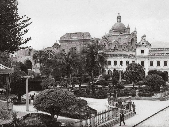 Parque Calderón – A GUIDE TO CUENCA ARCHITECTURE